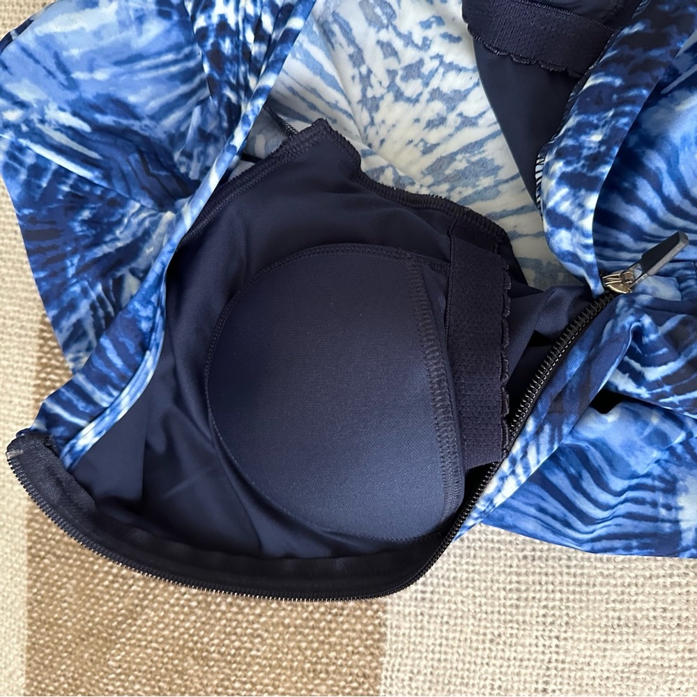 Lands End Rash guard Swimsuit - Picture 3 of 4
